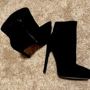 Black bootie boots